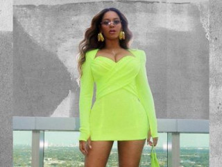 Beyonce posed in bright, sexy looks