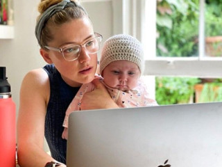 Amber Heard posted a new photo with her three-month-old daughter