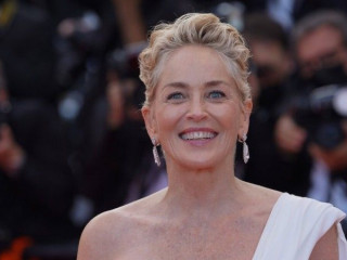 Sharon Stone requires colleagues to get vaccinated