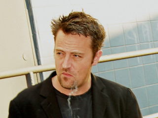 Matthew Perry will write an autobiography