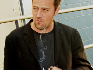 Matthew Perry will write an autobiography