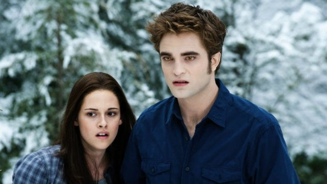 Robert Pattinson and Kristen Stewart fell out of bed during the casting of the "Twilight" movie