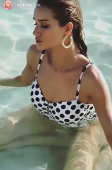 Rosie Huntington-Whitely Unveils New Swimsuit Models