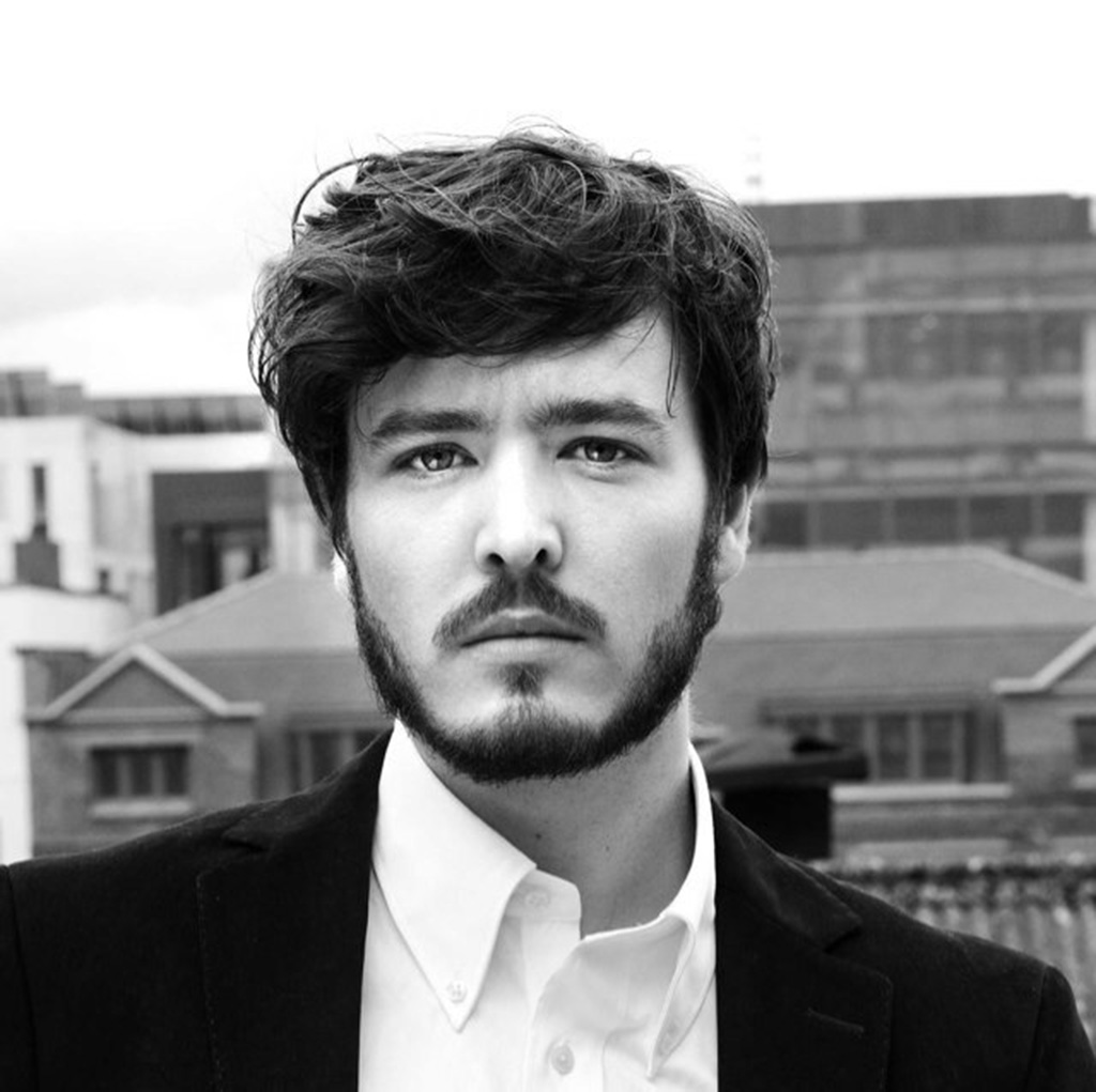 Alexander Vlahos photo #536108