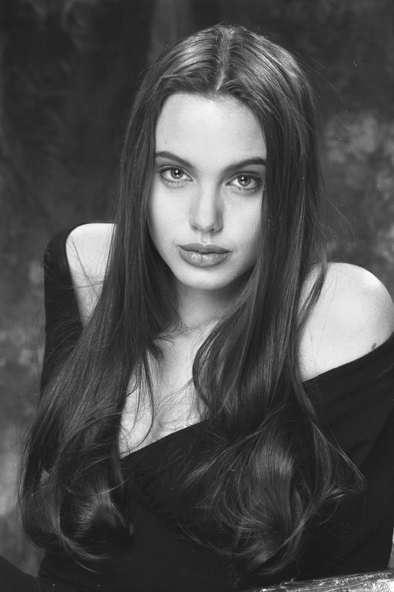 Angelina Jolie photo #77406