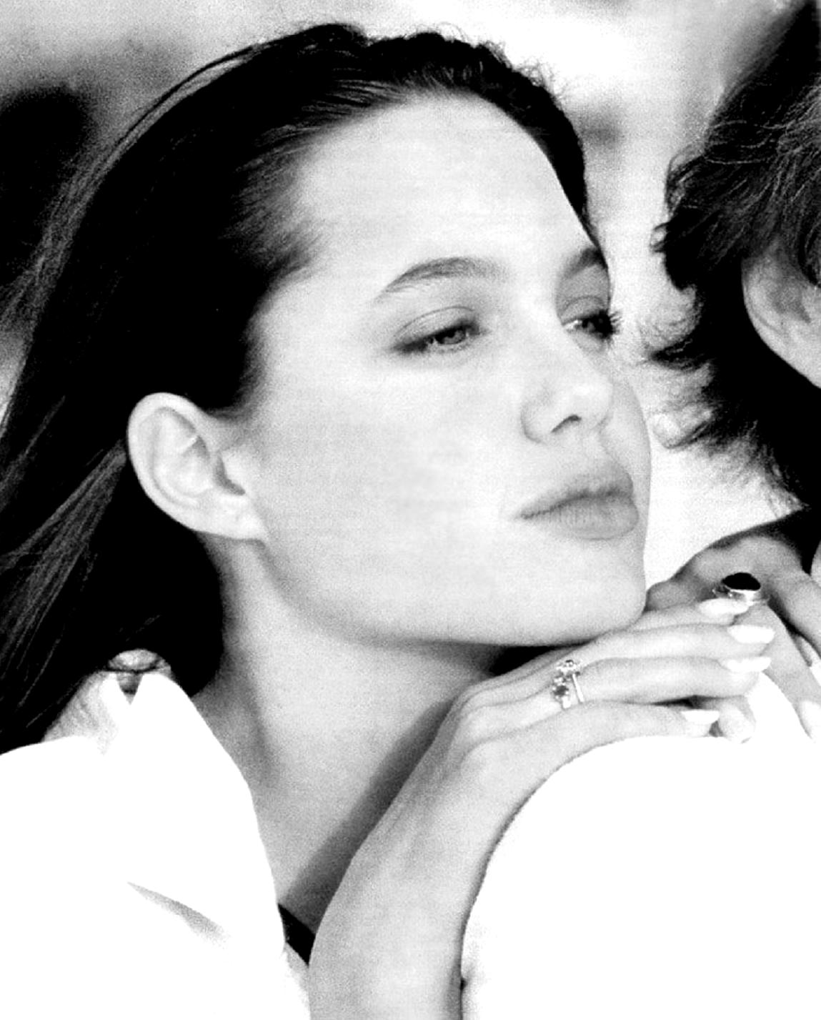 Angelina Jolie photo #77417