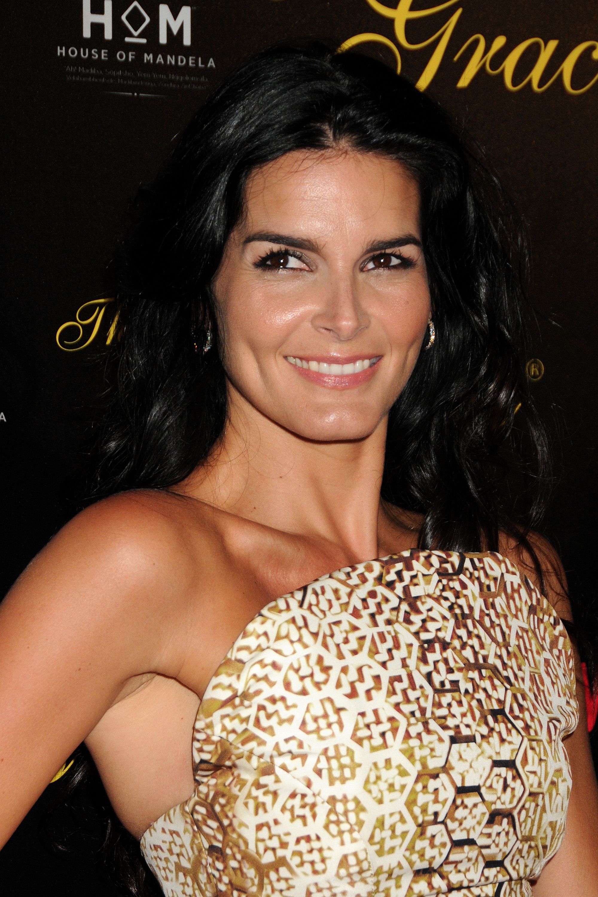 Angie Harmon photo #390887