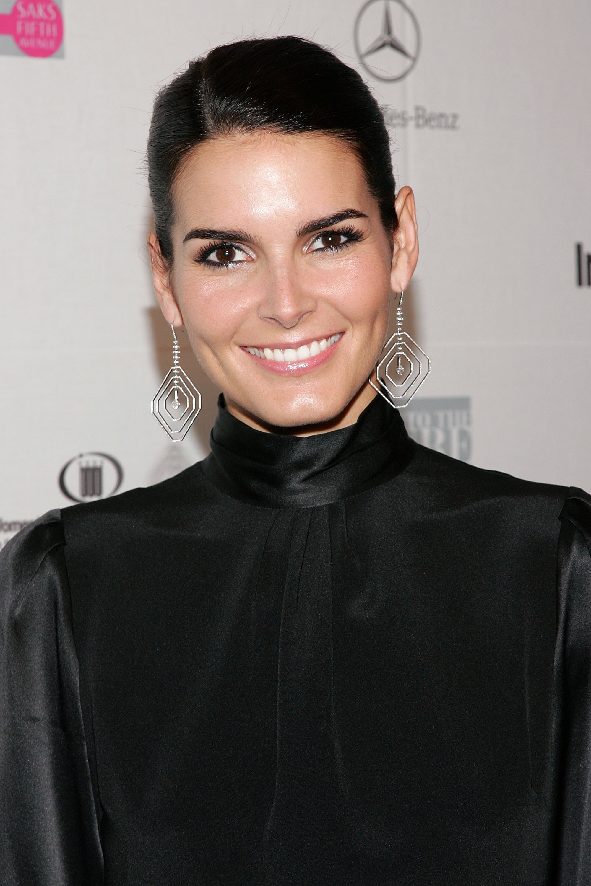 Angie Harmon photo #160556