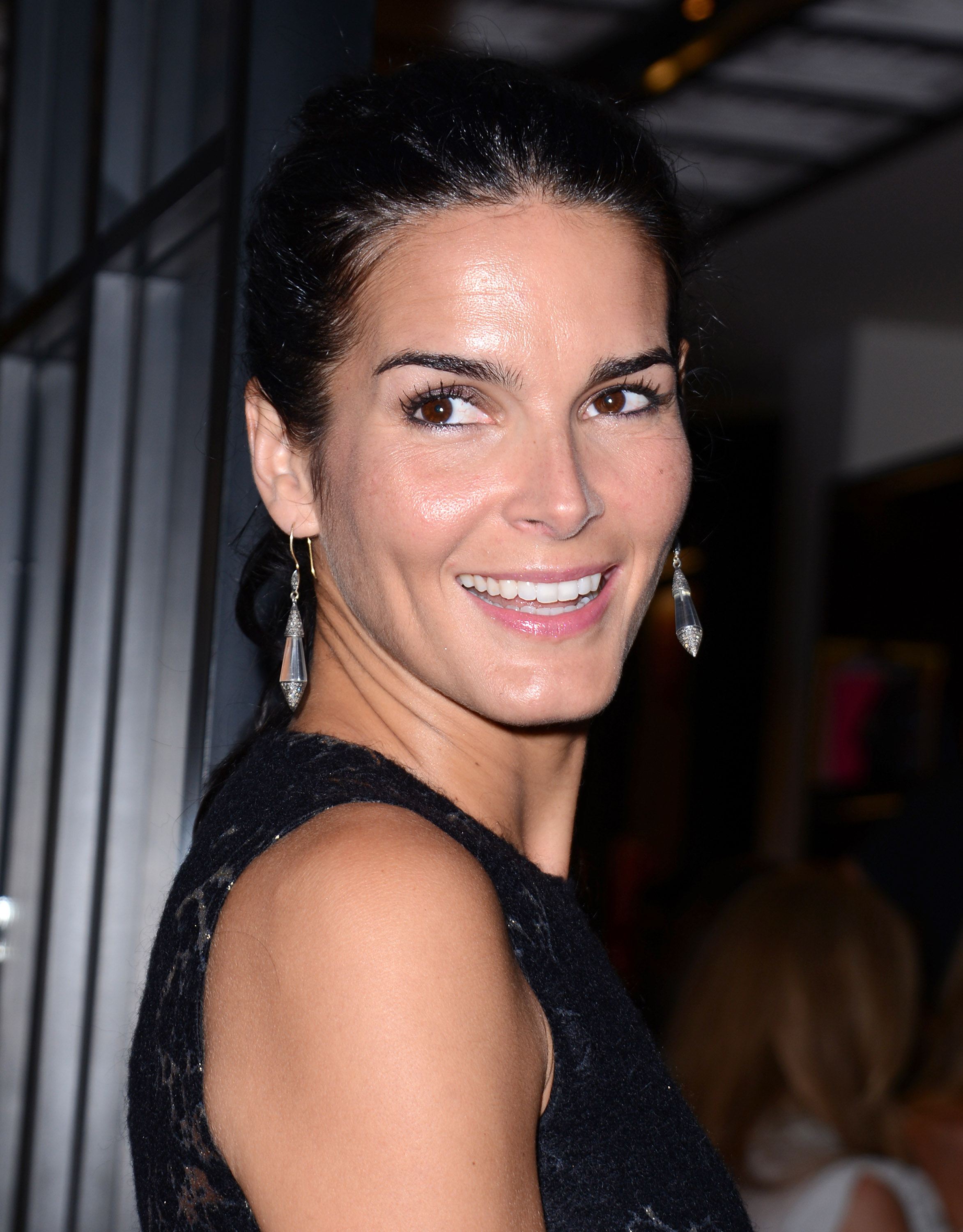 Angie Harmon photo #507909