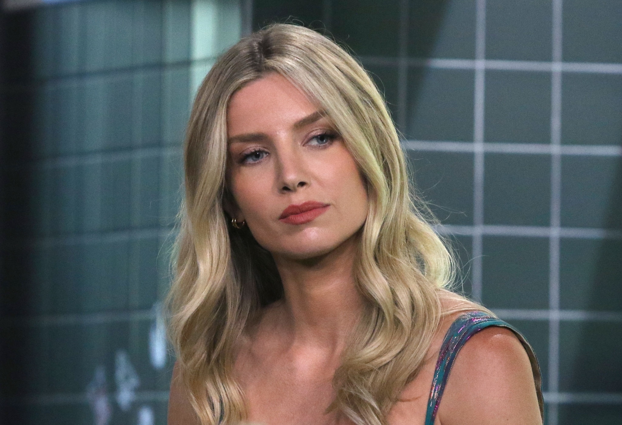 Annabelle Wallis / #922579.