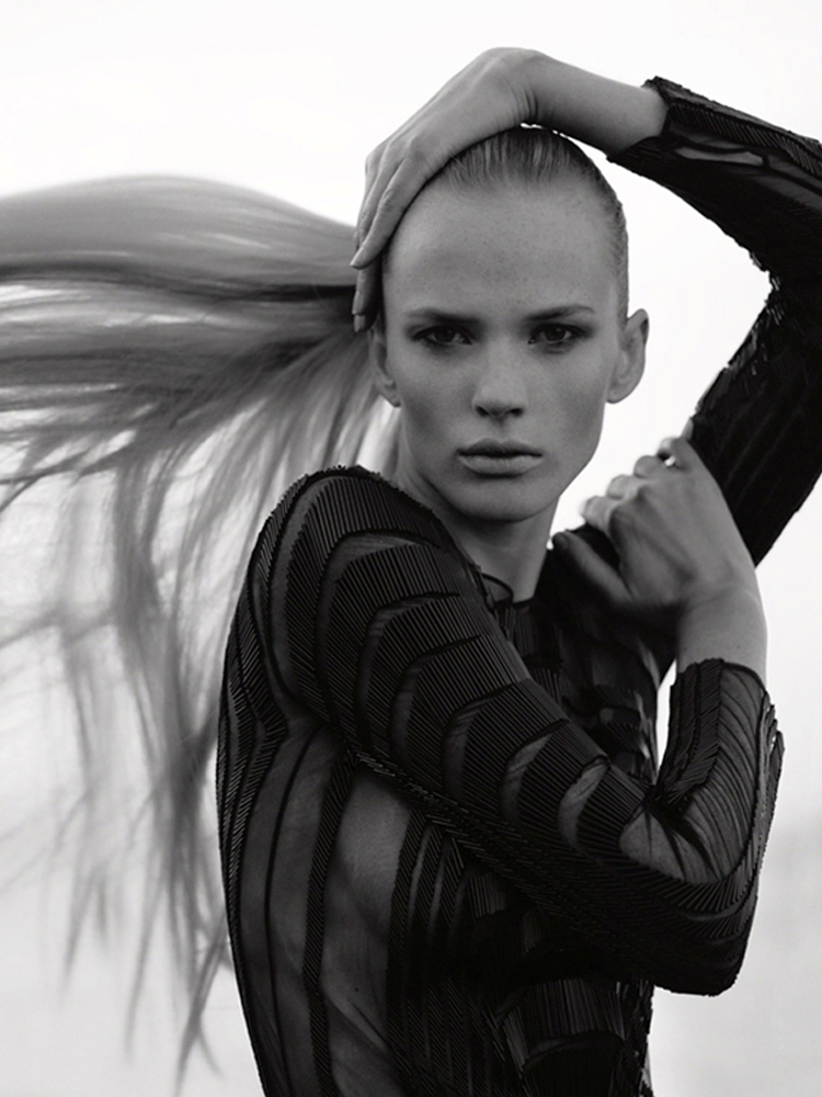 Anne Vyalitsyna photo #387099