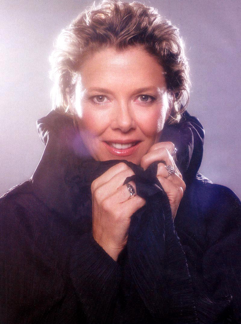 Annette Bening photo #240292