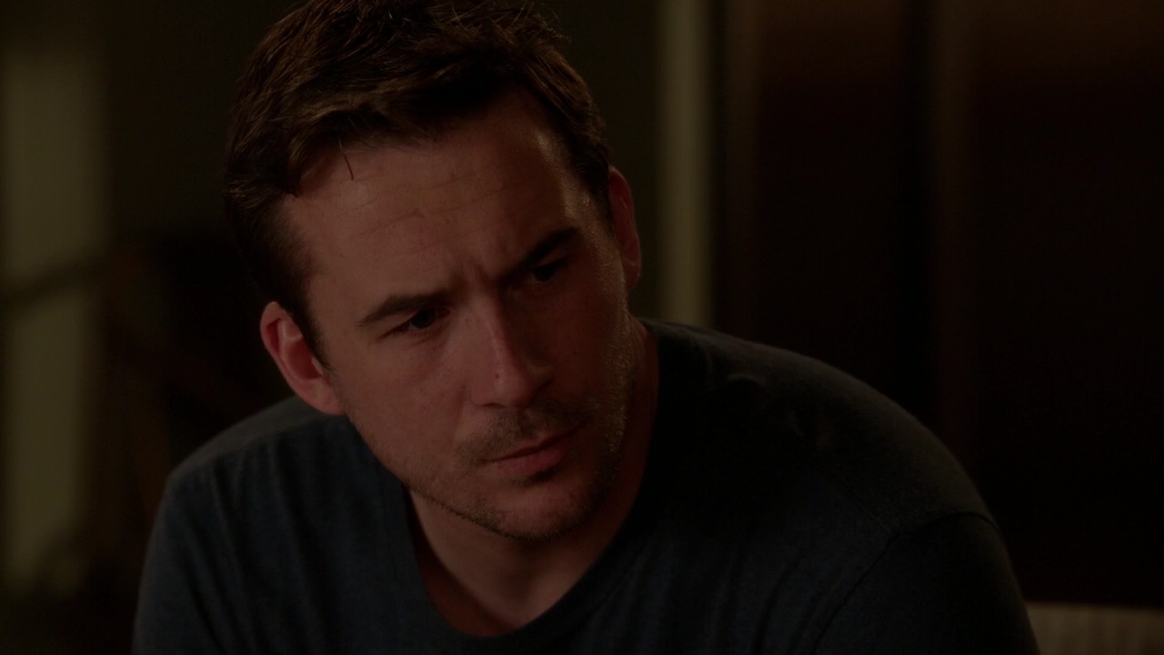 Barry Sloane photo #954282