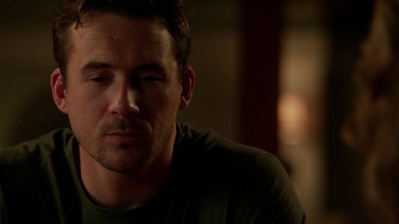 Barry Sloane photo #954284