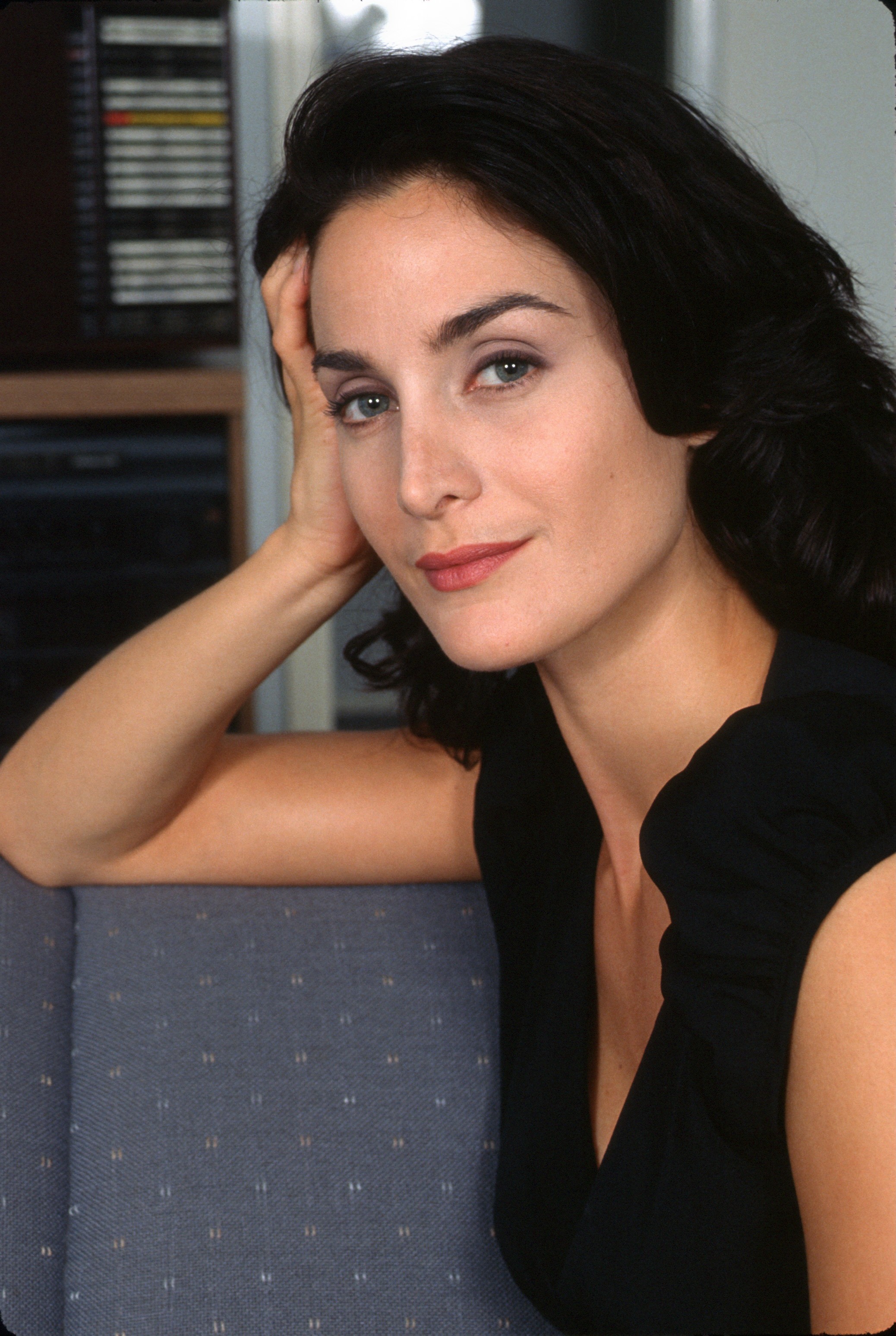 Carrie Anne Moss photo #117291