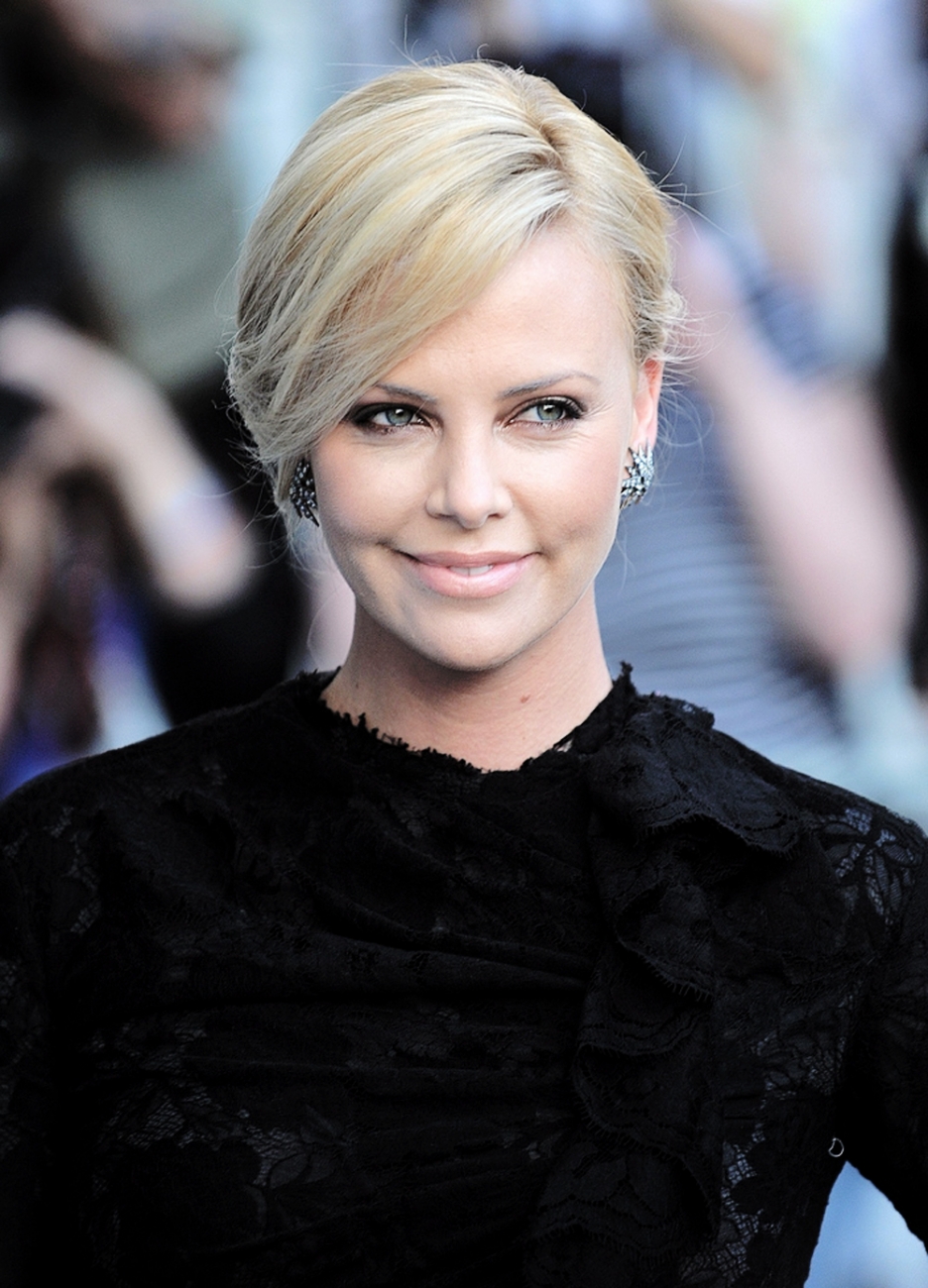 Charlize Theron photo #430185