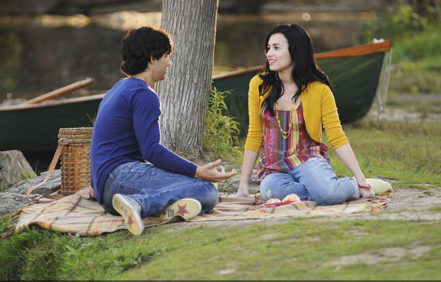 Camp rock. Camp Rock 2: отчетный концерт фильм 2010. Музыкальный лагерь фильм Camp Rock. Кэмп рок музыкальные каникулы 2. Camp Rock отчетный концерт.