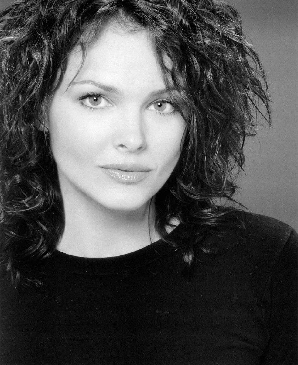 Dina Meyer photo #213000