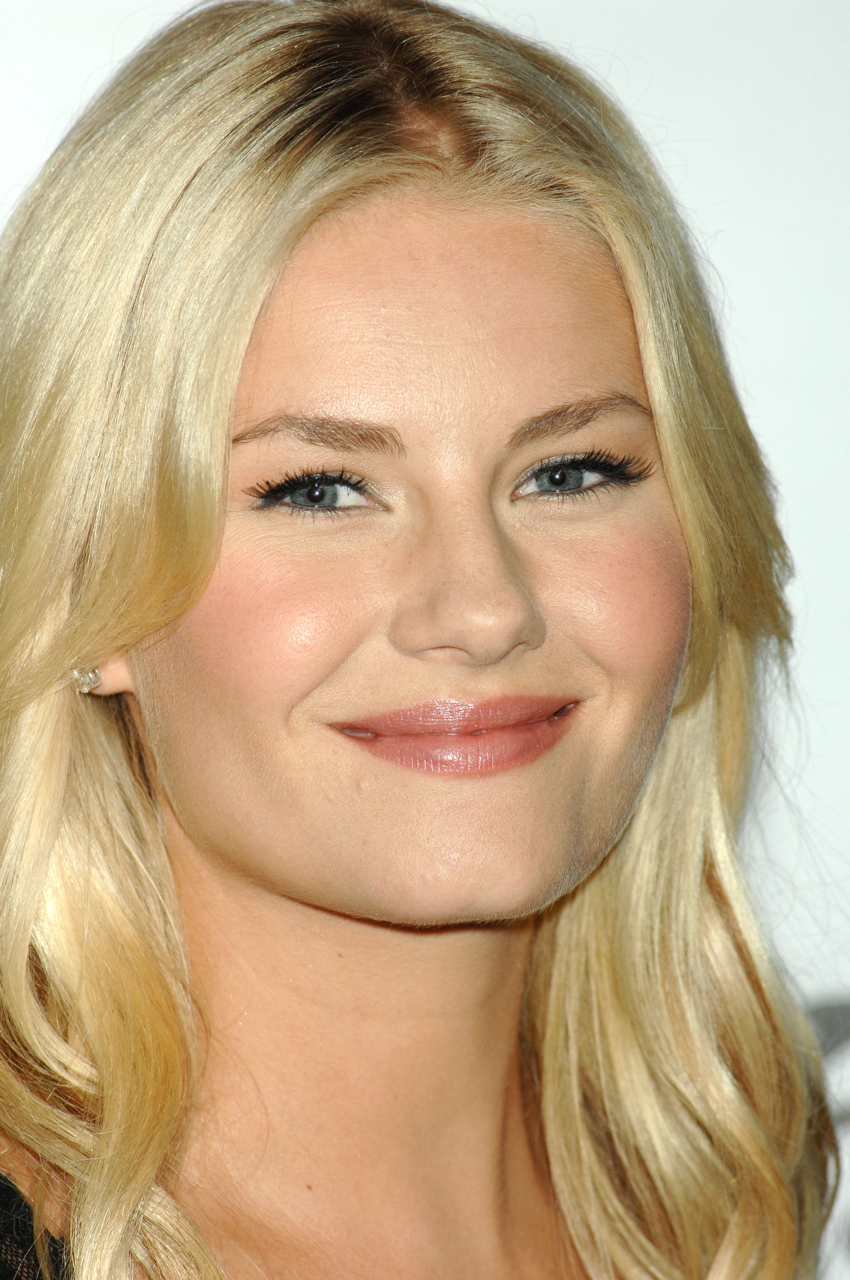 Elisha Cuthbert photo #307234