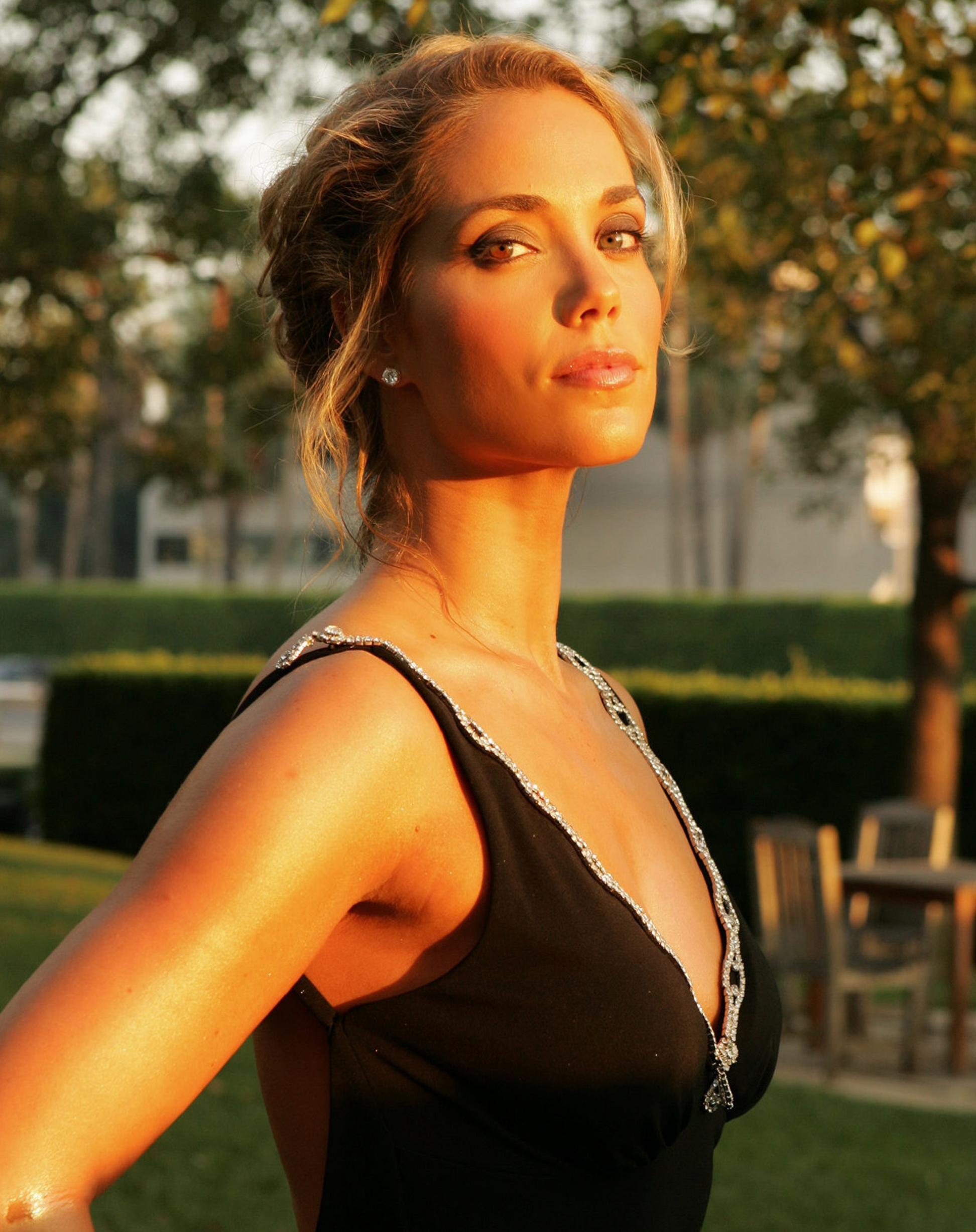 Elizabeth Berkley photo #169458