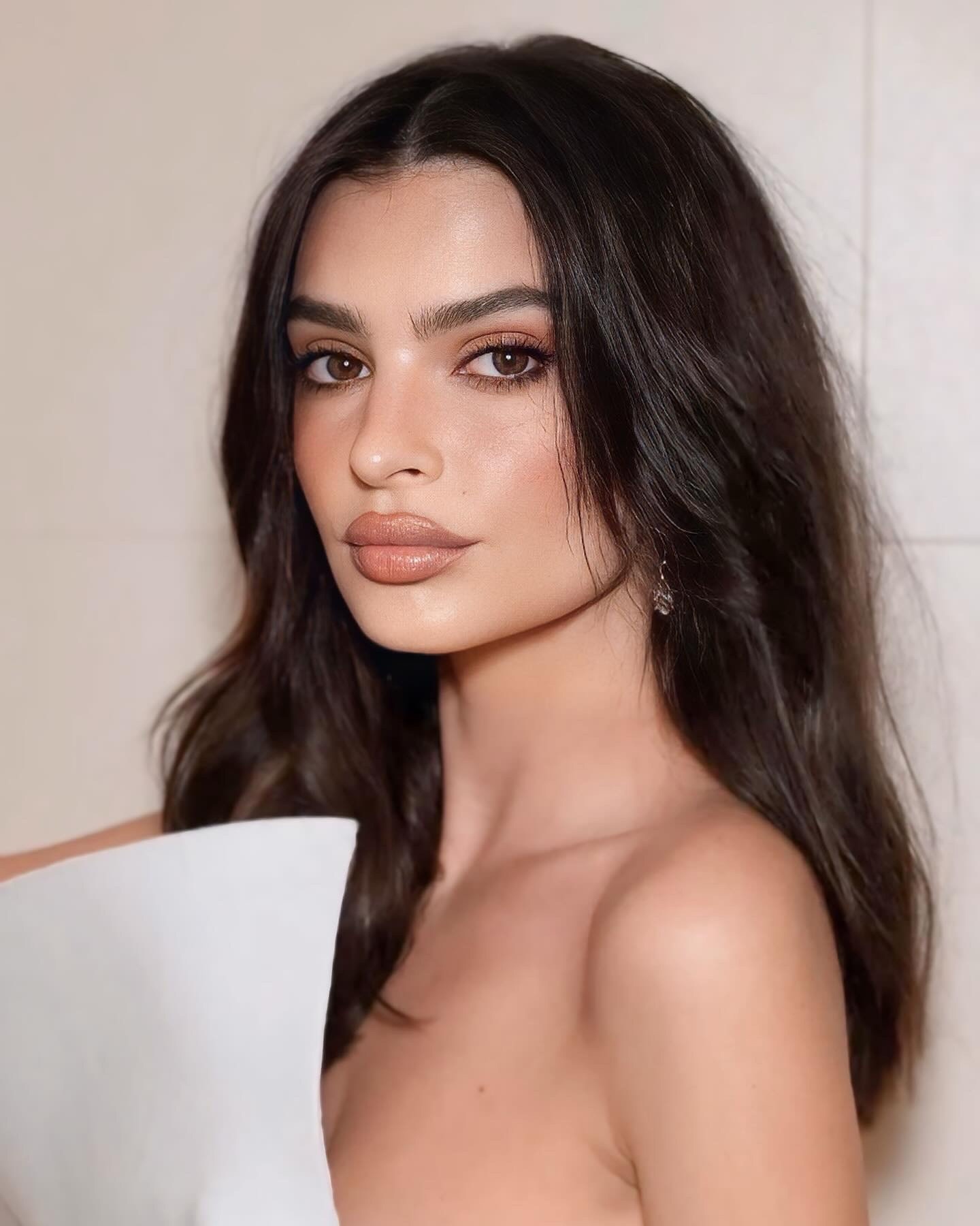 Emily Ratajkowski photo #1075781