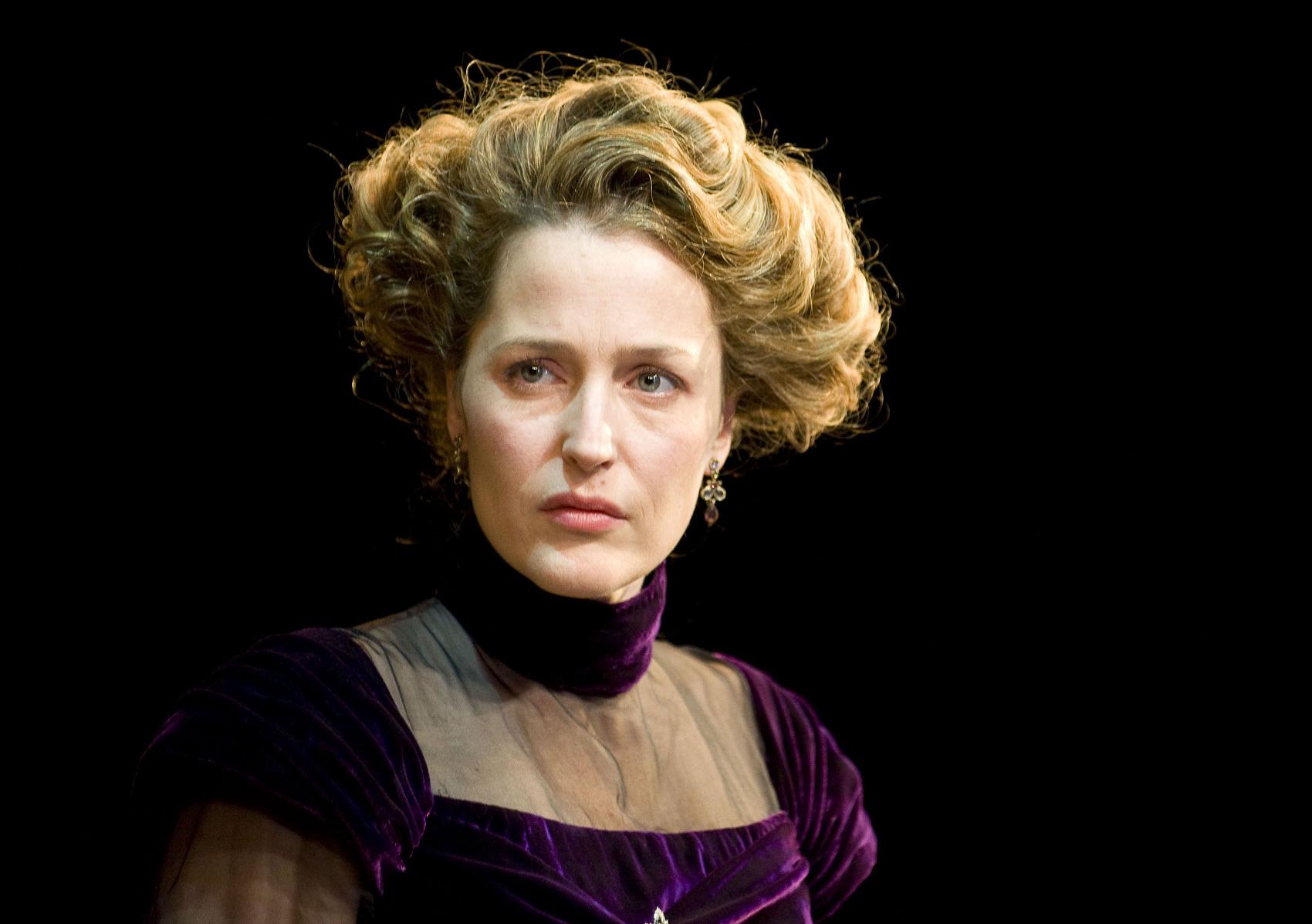 Gillian Anderson photo #110640