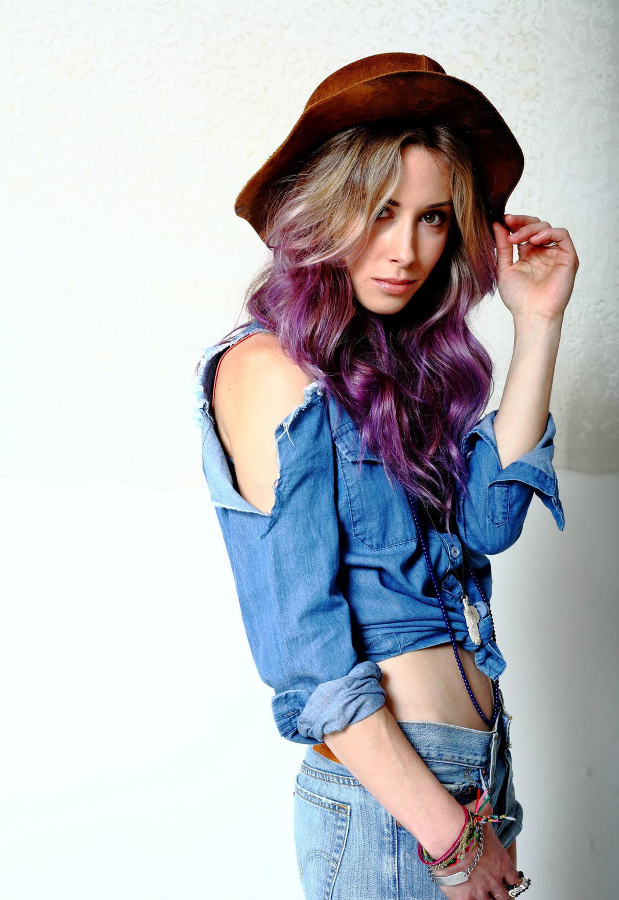 Gillian Zinser photo #381225