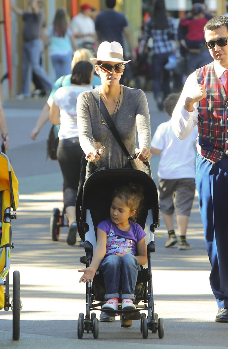 Halle Berry photo #463656