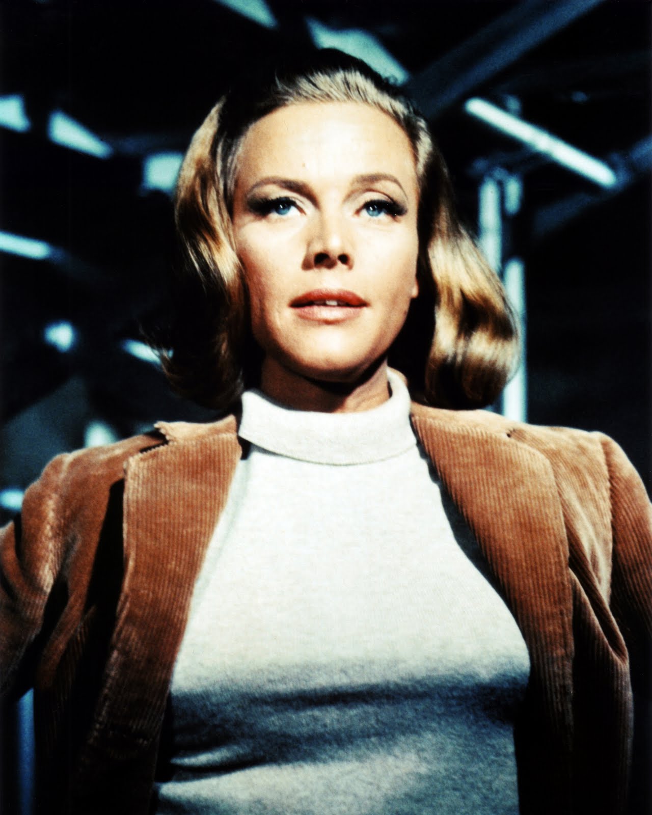 Honor Blackman photo #279899