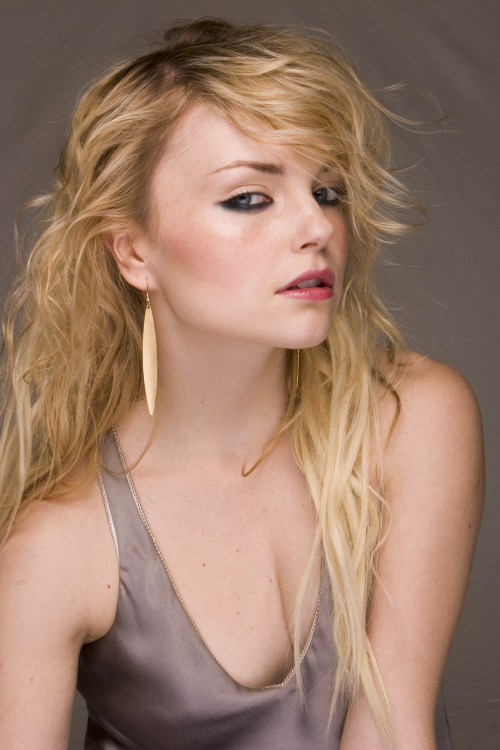 Izabella Miko photo #181003