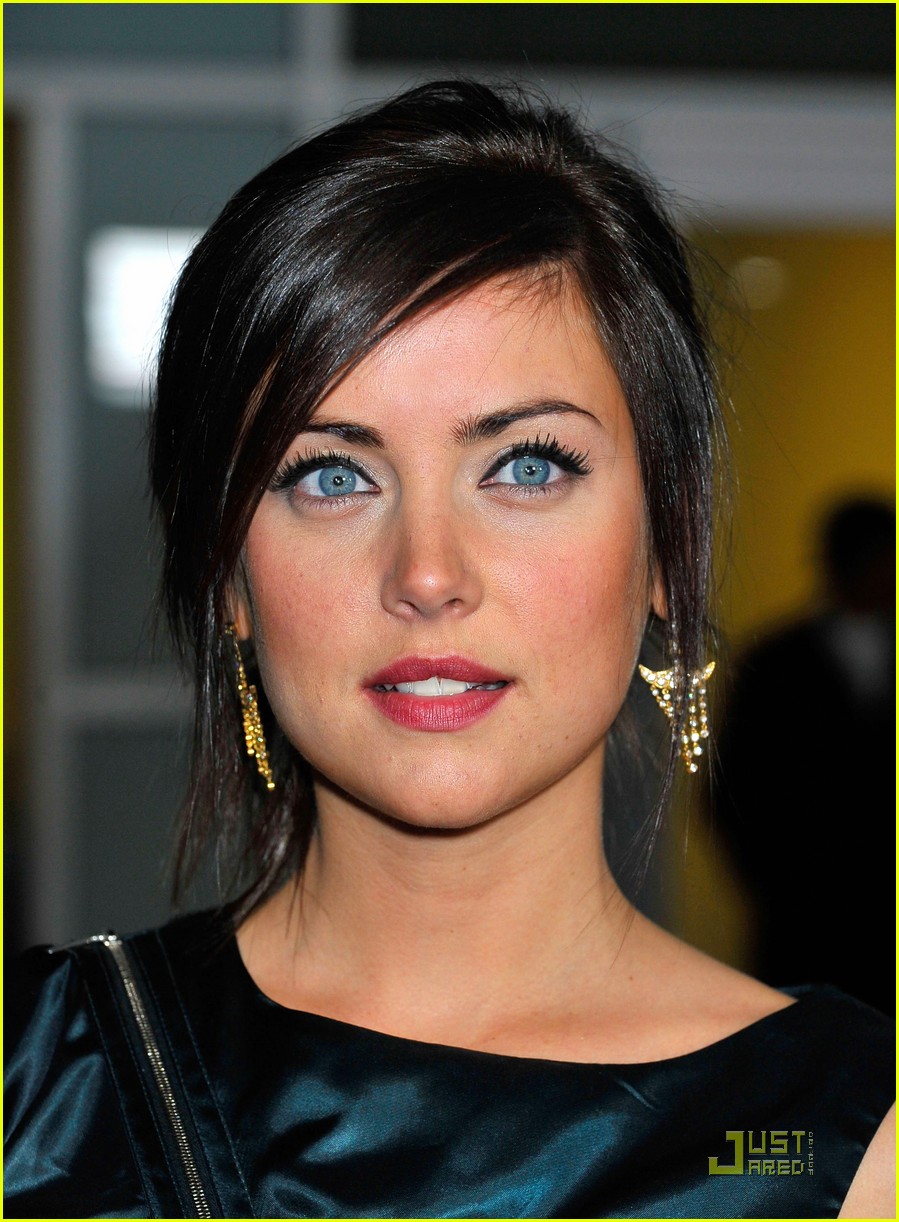 Jessica Stroup photo #102205