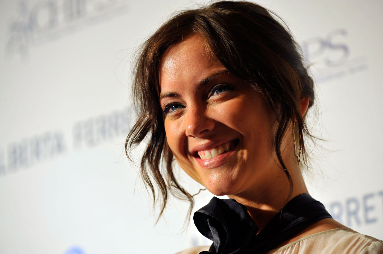 Jessica Stroup photo #234573