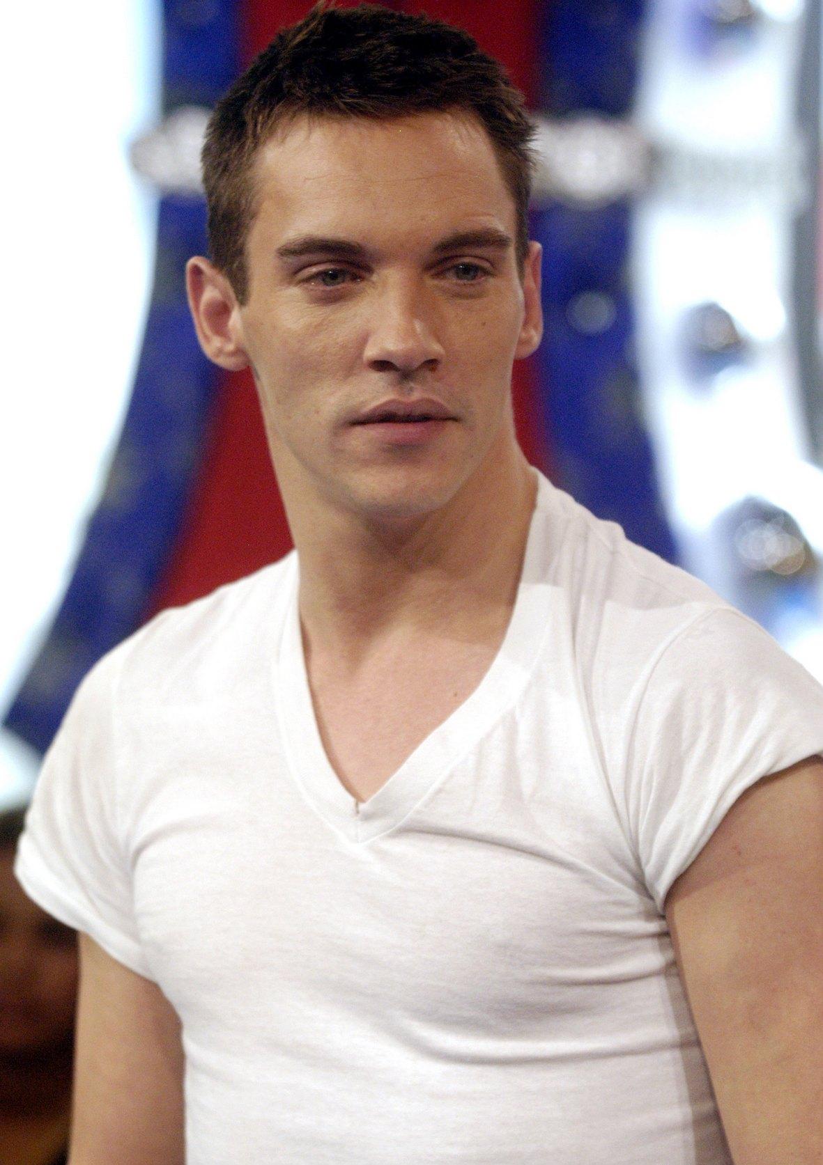 Jonathan Rhys-Meyers photo #494925