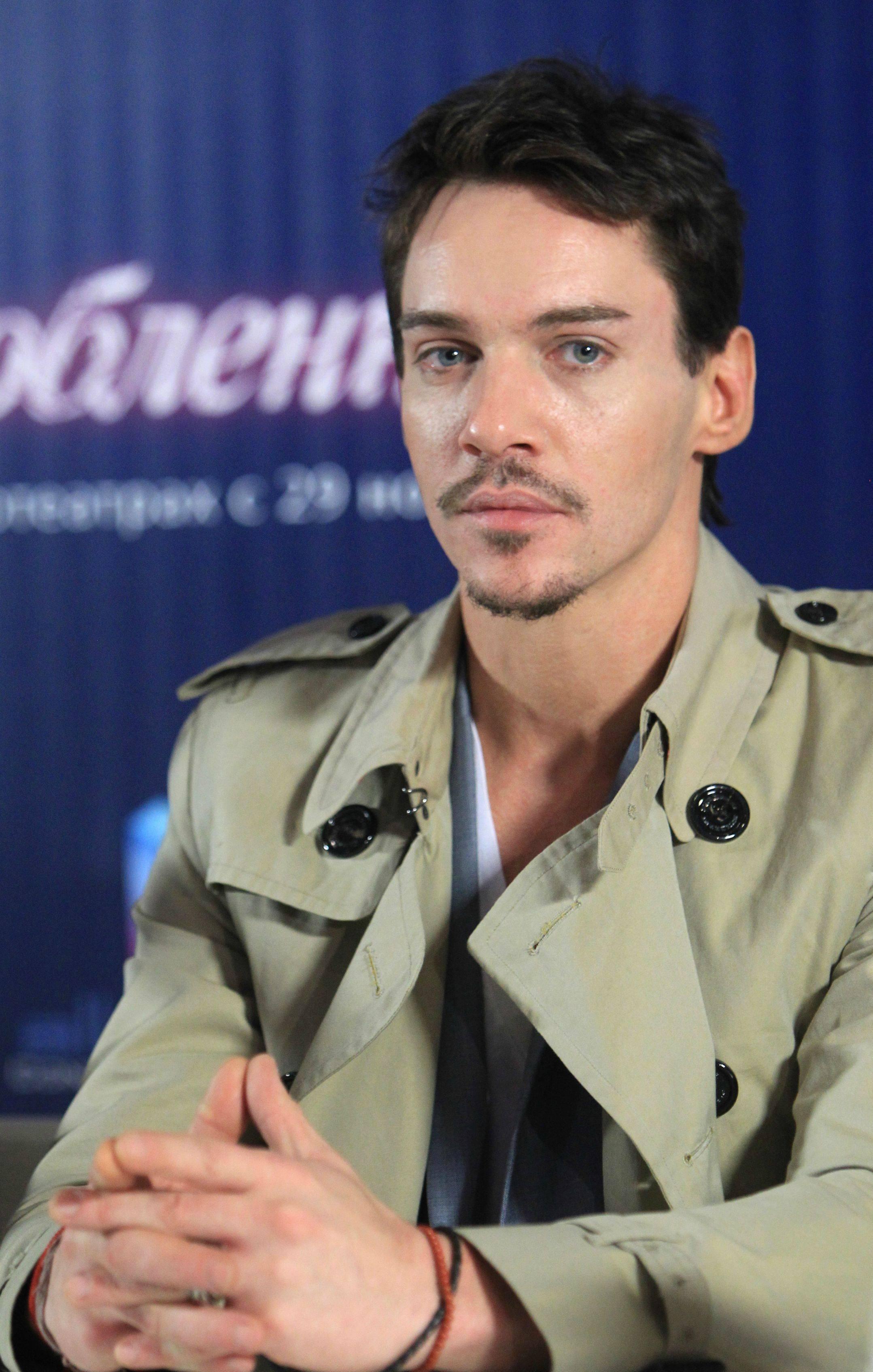 Jonathan Rhys-Meyers photo #492827