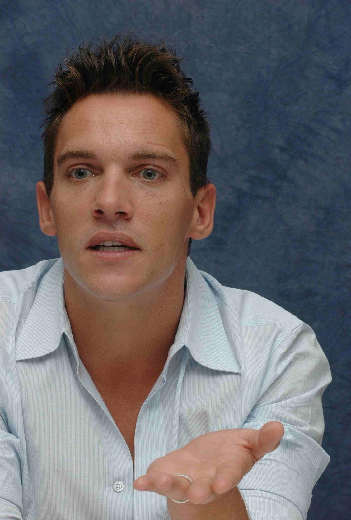 Jonathan Rhys-Meyers photo #492835