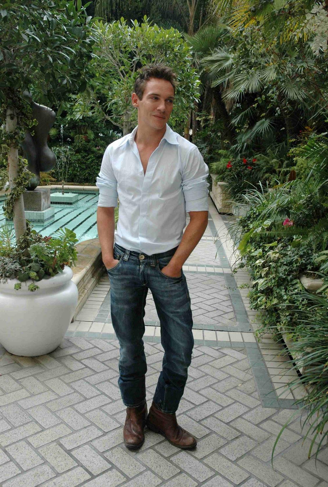 Jonathan Rhys-Meyers photo #492834