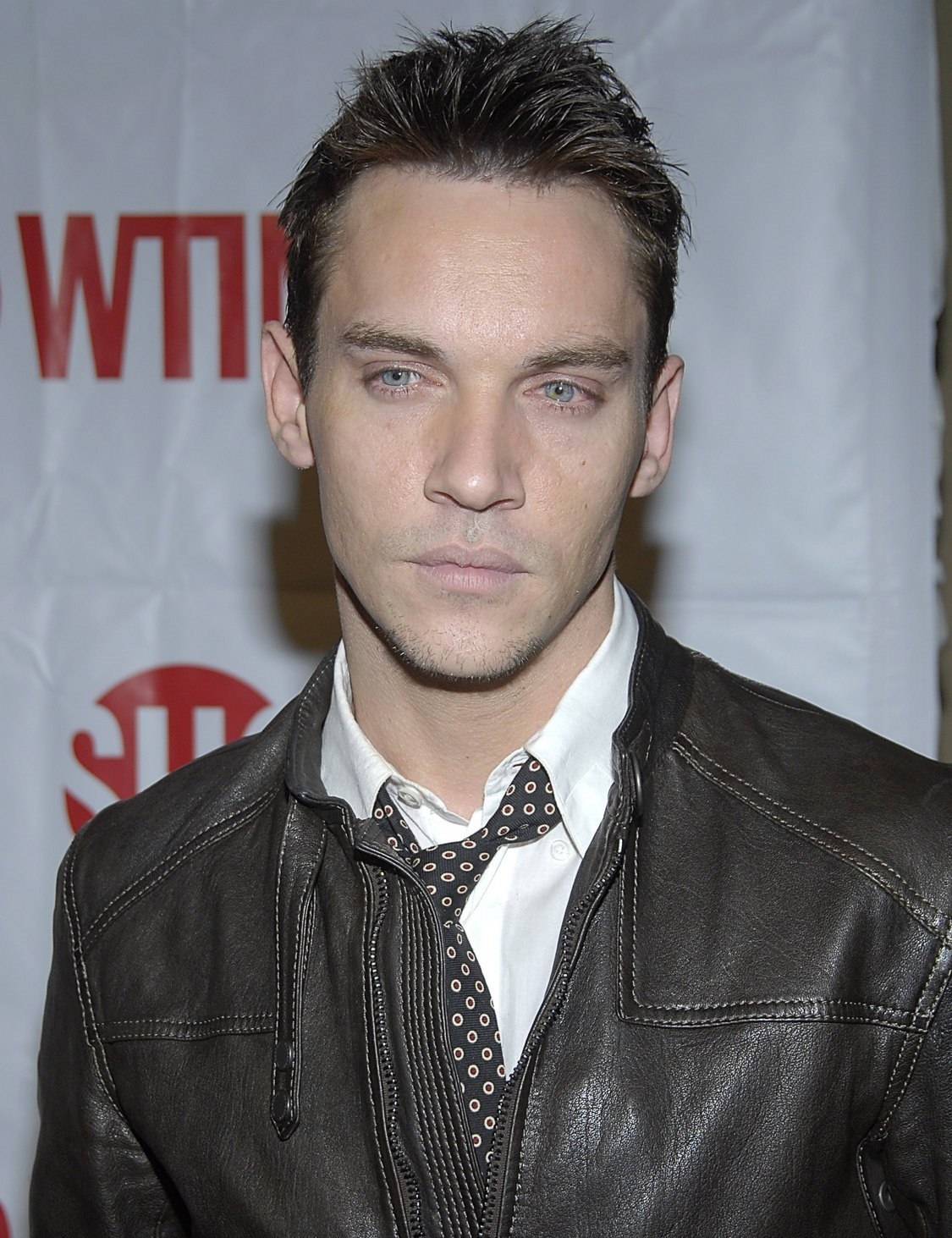 Jonathan Rhys-Meyers photo #603584