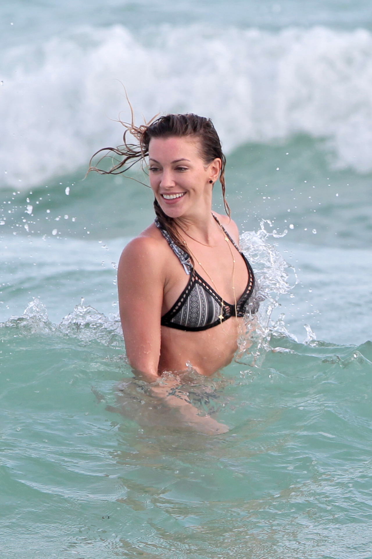 Katie Cassidy photo #697034