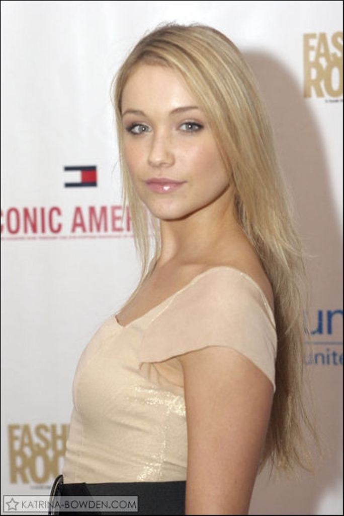 Katrina Bowden photo #72145