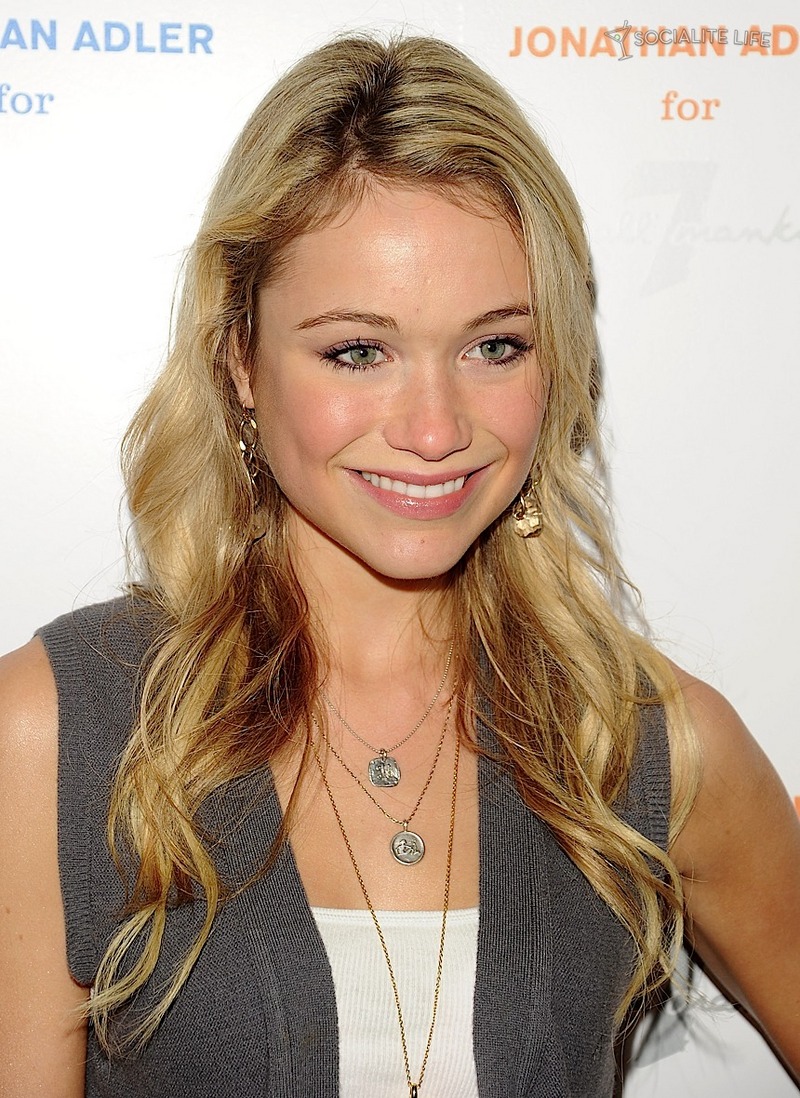 Katrina Bowden photo #194966