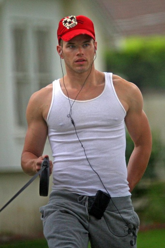 Kellan Lutz photo #117143