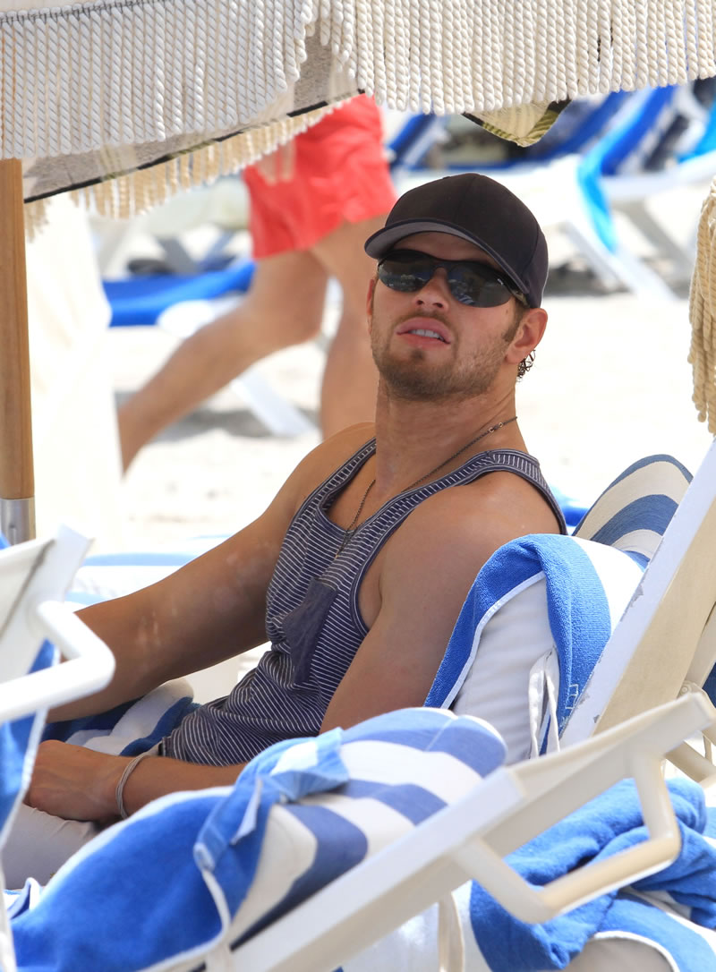 Kellan Lutz photo #407944