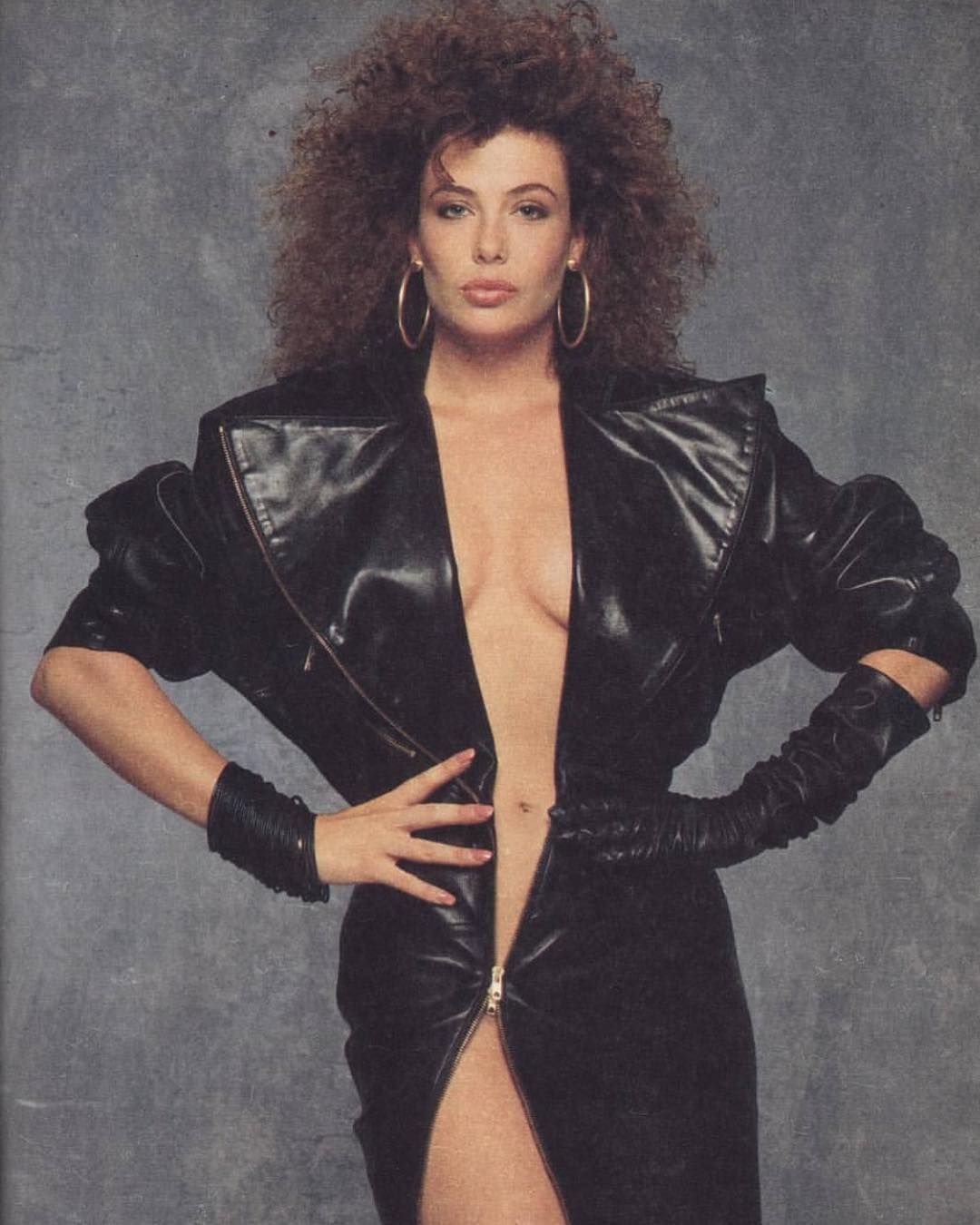 Kelly LeBrock photo #955202