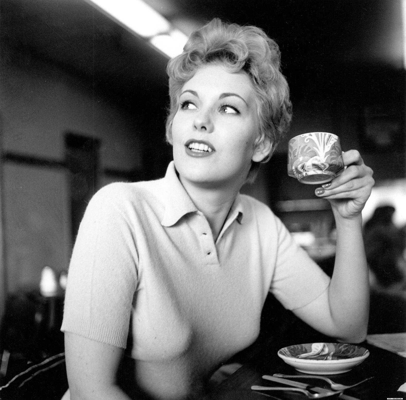 Kim Novak photo #984358