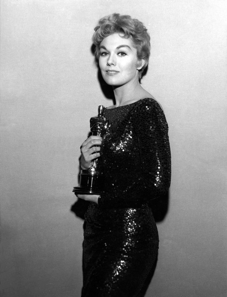 Kim Novak photo #984356