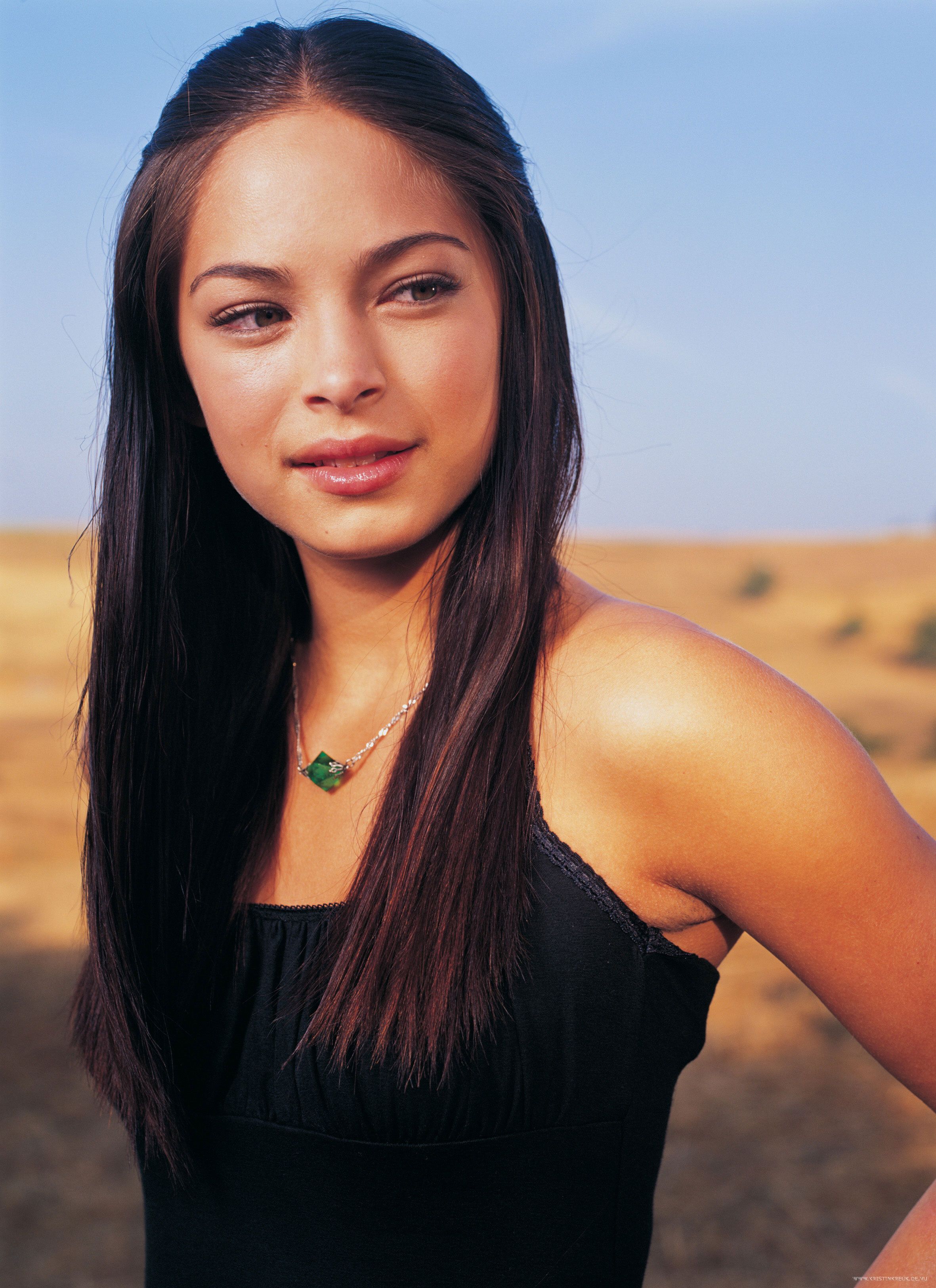 Kristin Kreuk photo #4072