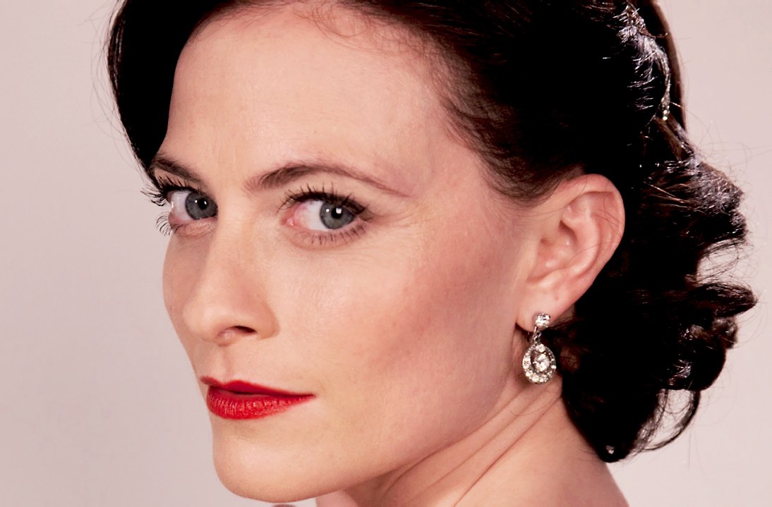 Lara Pulver Images