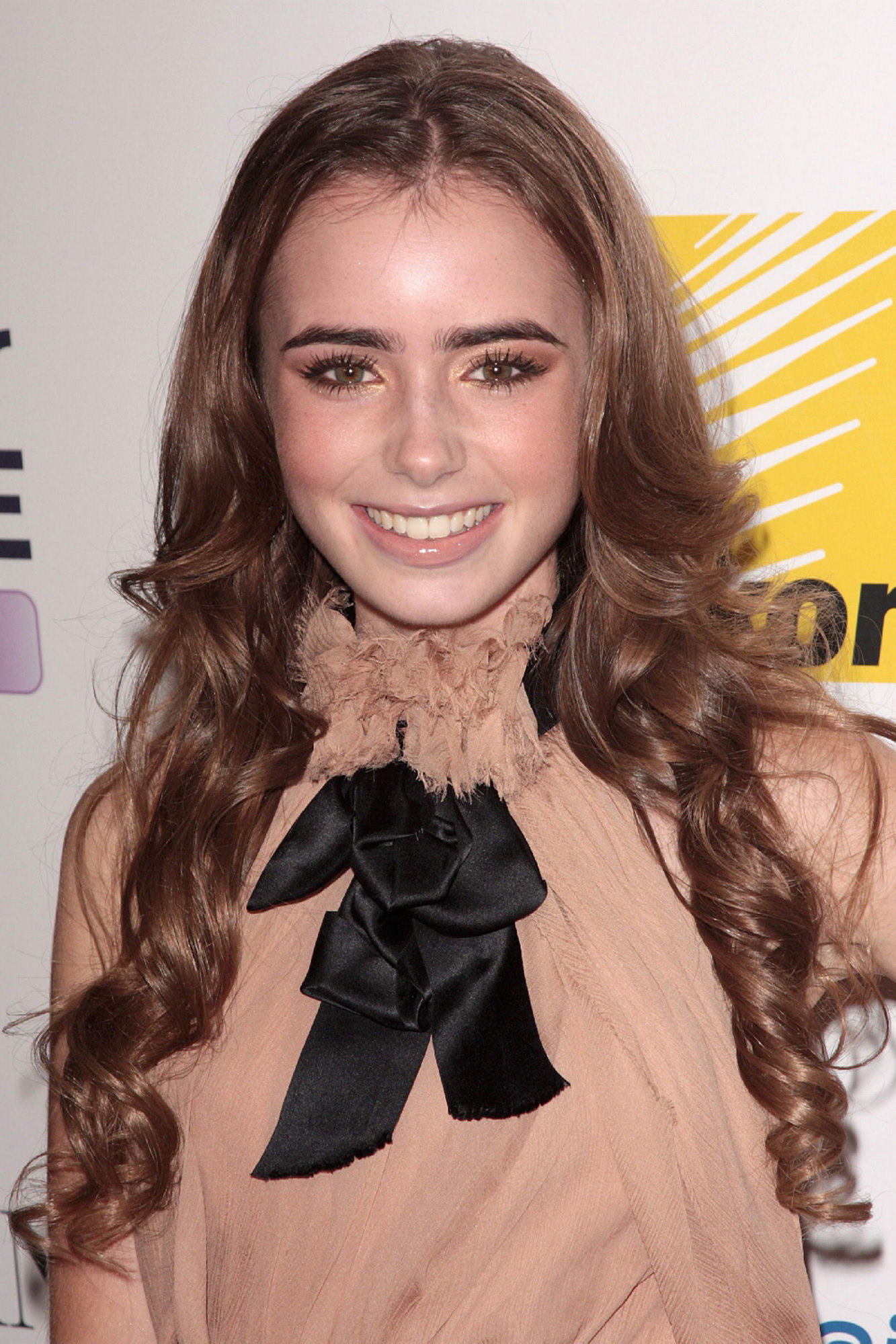 Lily Collins photo #304596