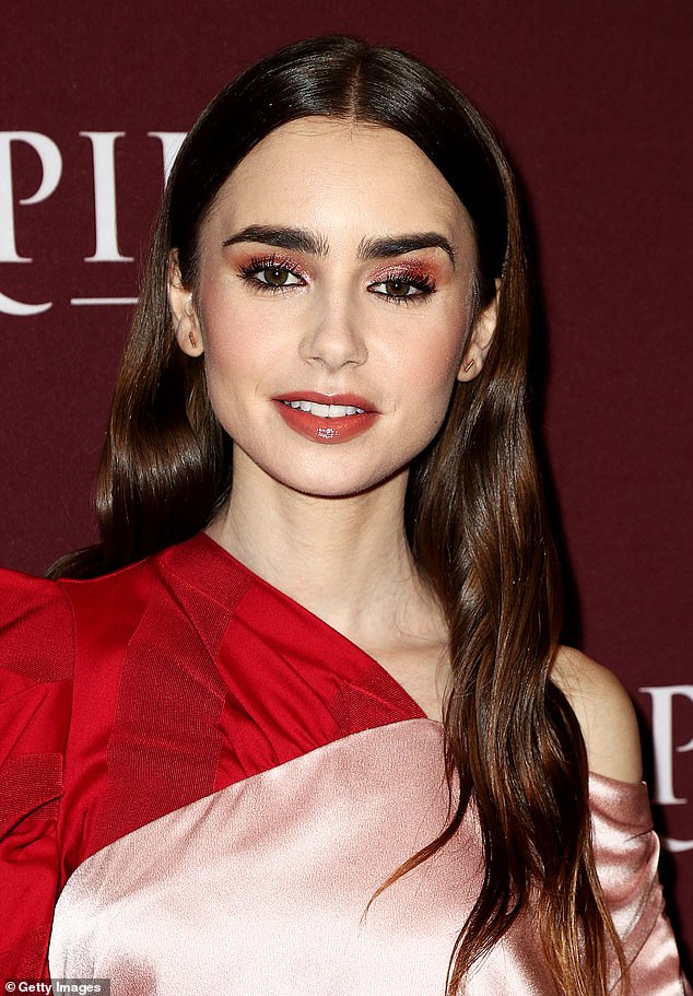 Lily Collins photo #885376