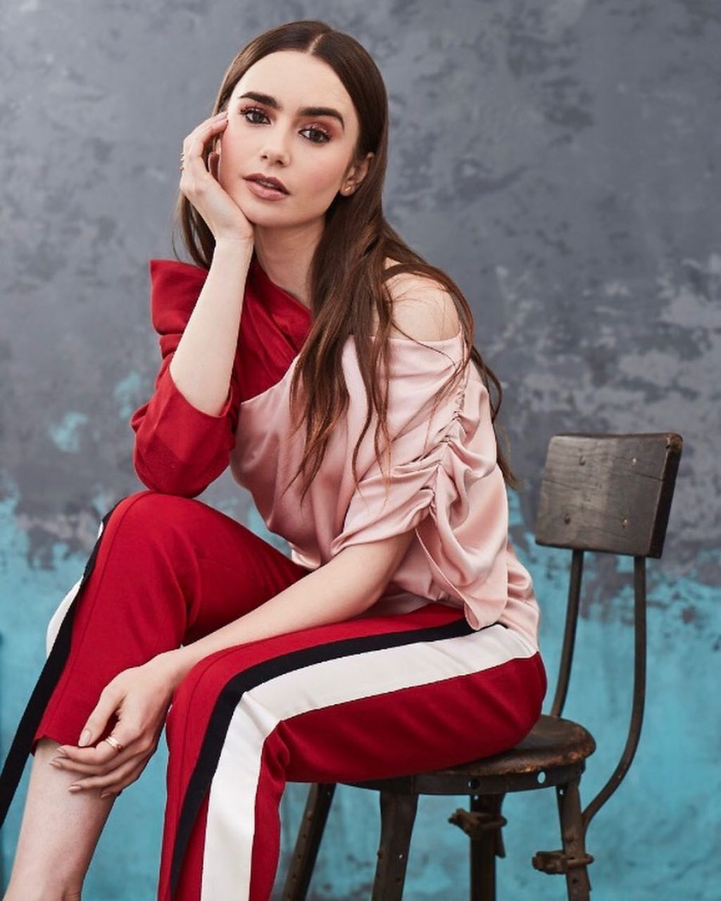 Lily Collins photo #885513